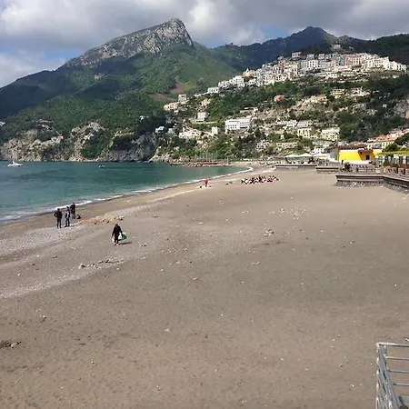 Il Capriccio Di Maria Vietri sul Mare