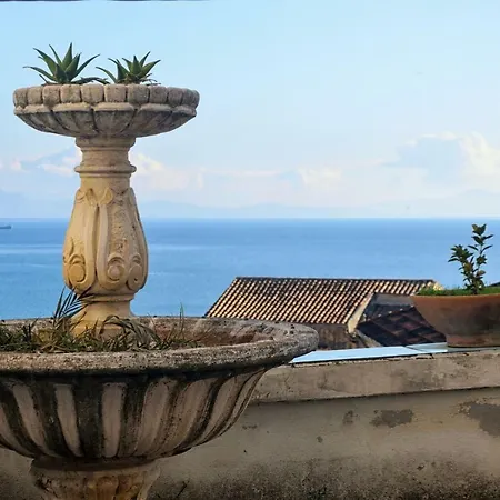 Il Capriccio Di Maria Vietri sul Mare
