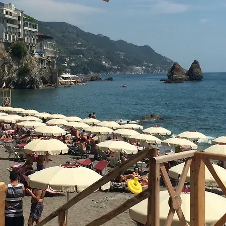 Il Capriccio Di Maria Vietri sul Mare